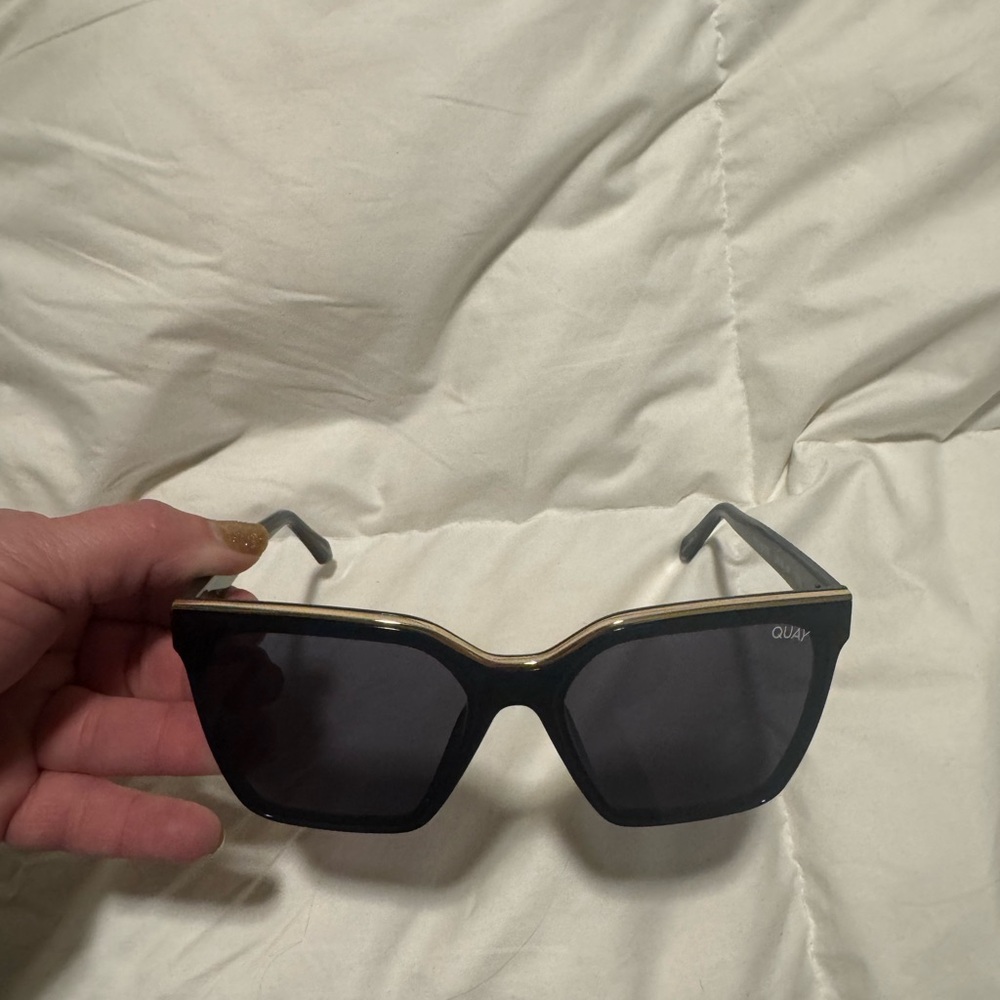 Quay Black Sunglasses With Gold Accent - Picture 2 of 4